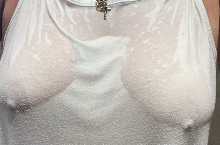 Just a little distraction for my fans on titty Tuesday 😉