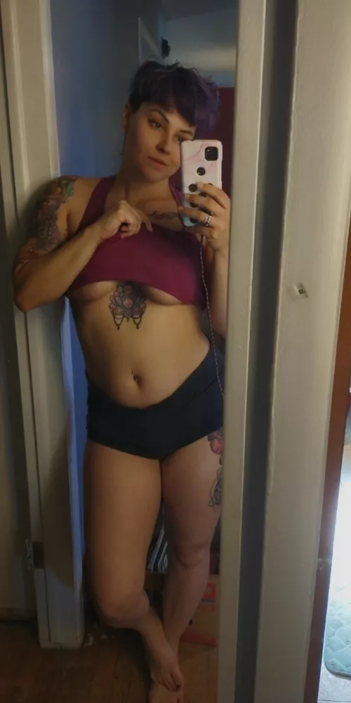 just getting some cleaning done around the house. 😈🥰😍