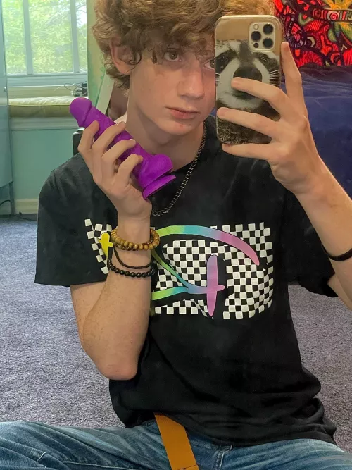 just turned 18 so I got myself a birthday present (: