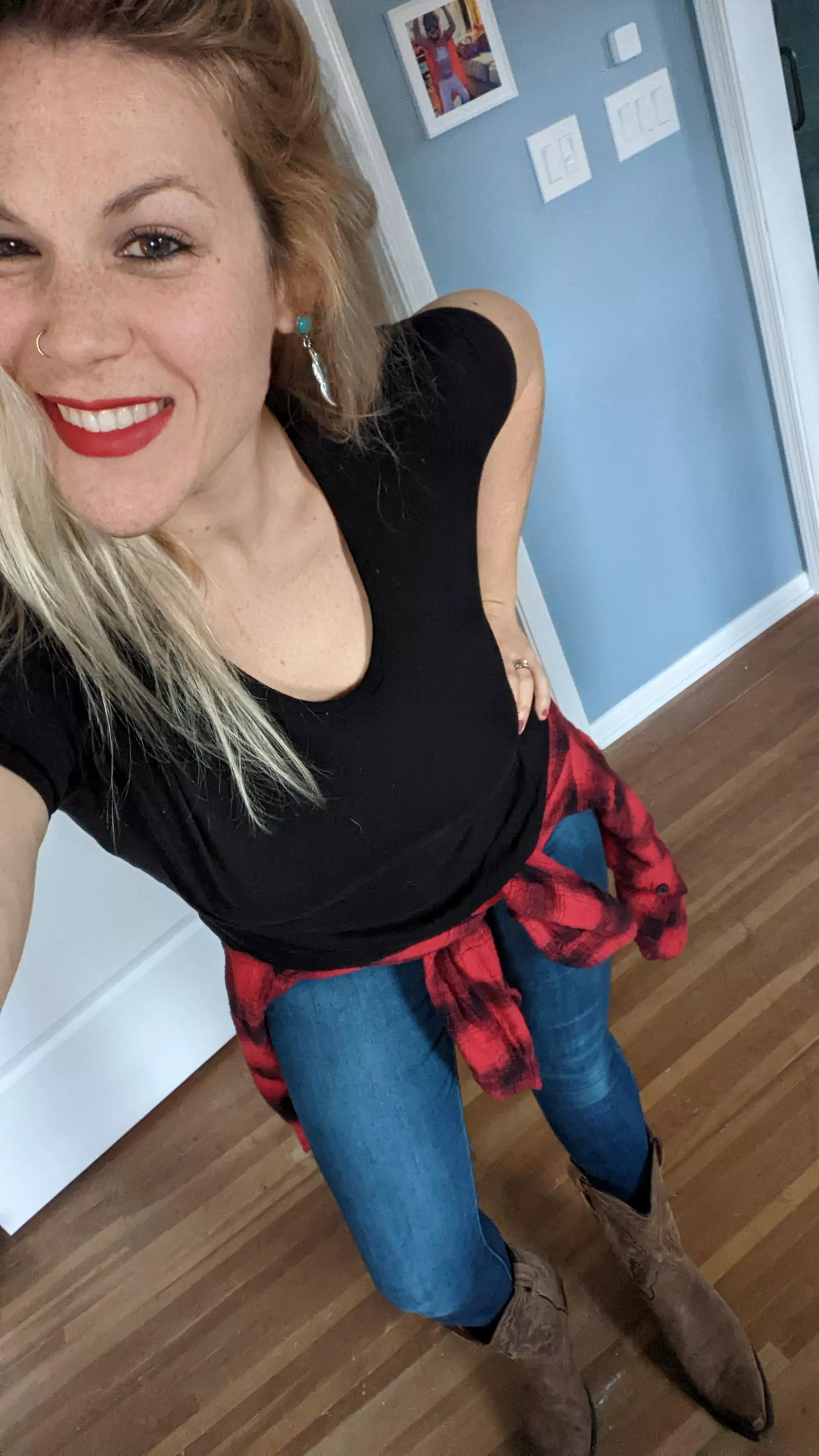 Just your average mom of 3. Happy hump day! 😊