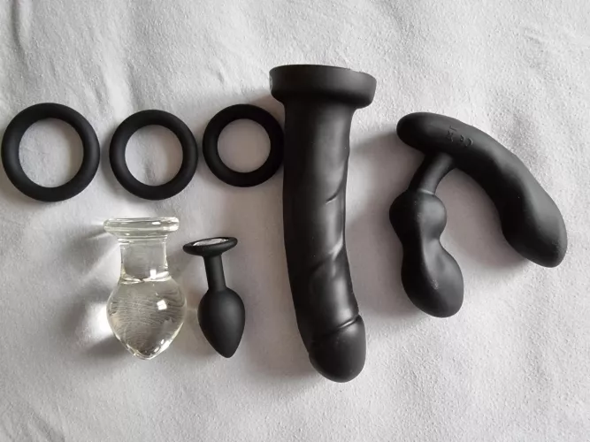 [kik: vellenderion] does sb wana help me remote my toys?