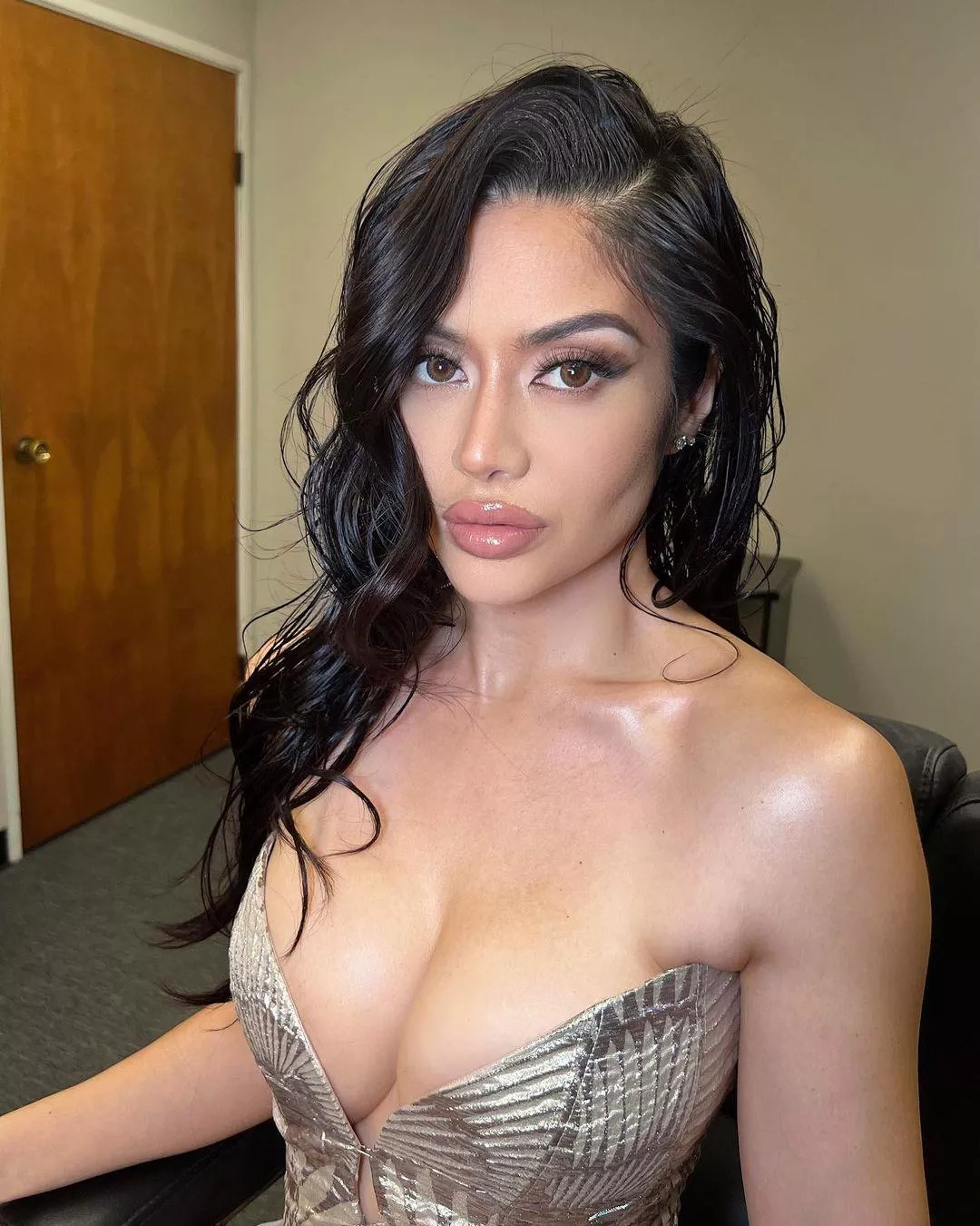 Kim Lee (Vietnamese x French) Kim Lee (Vietnamese x French)