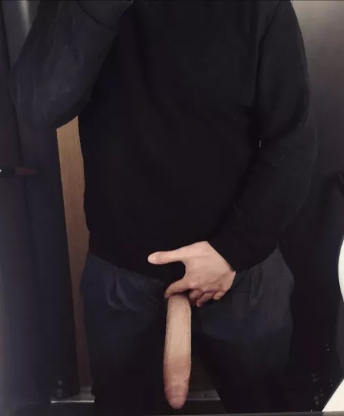 Last tinder date was so surprised when she undressed me, she froze for like a minute just looking a it