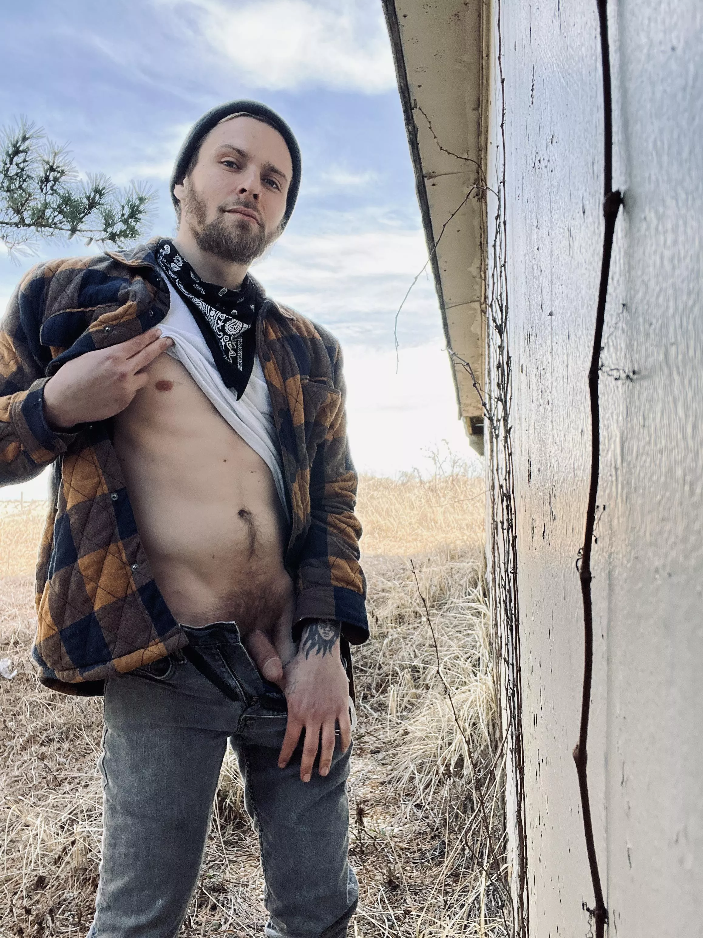 Lemme be the cherry on top of your weekend 😈♥️