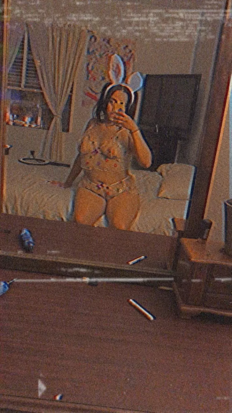 Let this bouncy bunny jump on your carrot 🐰💦