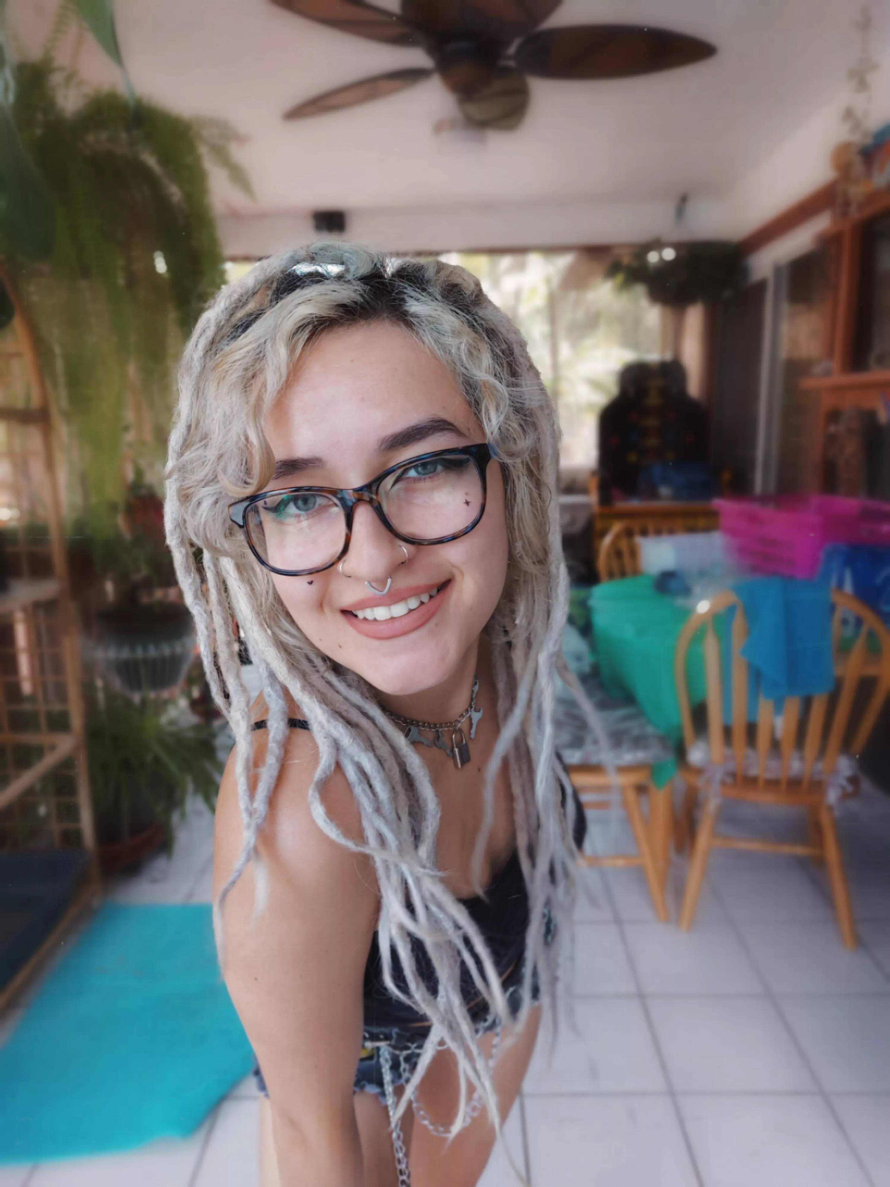 Let's smoke and fuck all day 😘