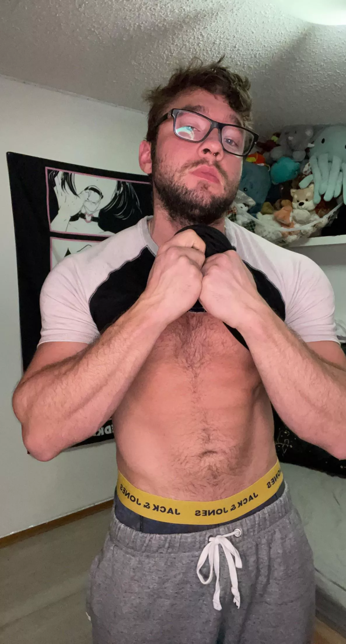 Lick daddy’s abs 😈 [28]