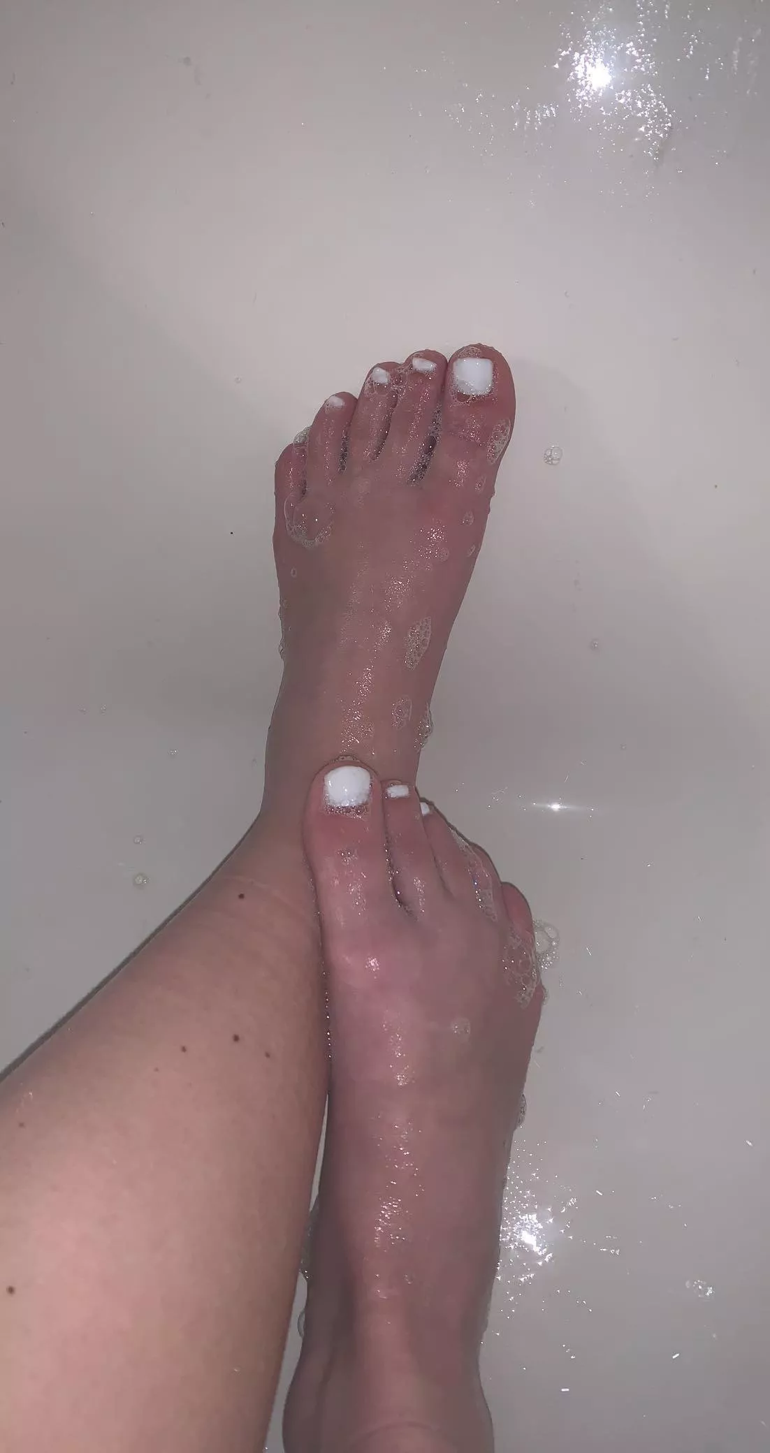 Lil soapy feet!