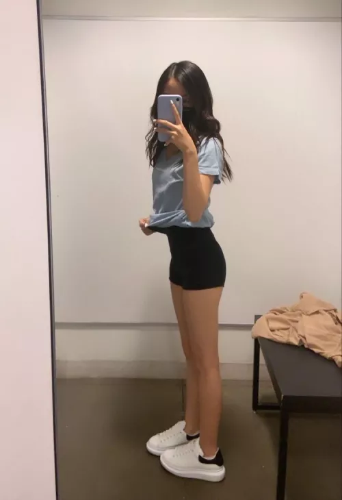 little bubble butt in the change room 🙈