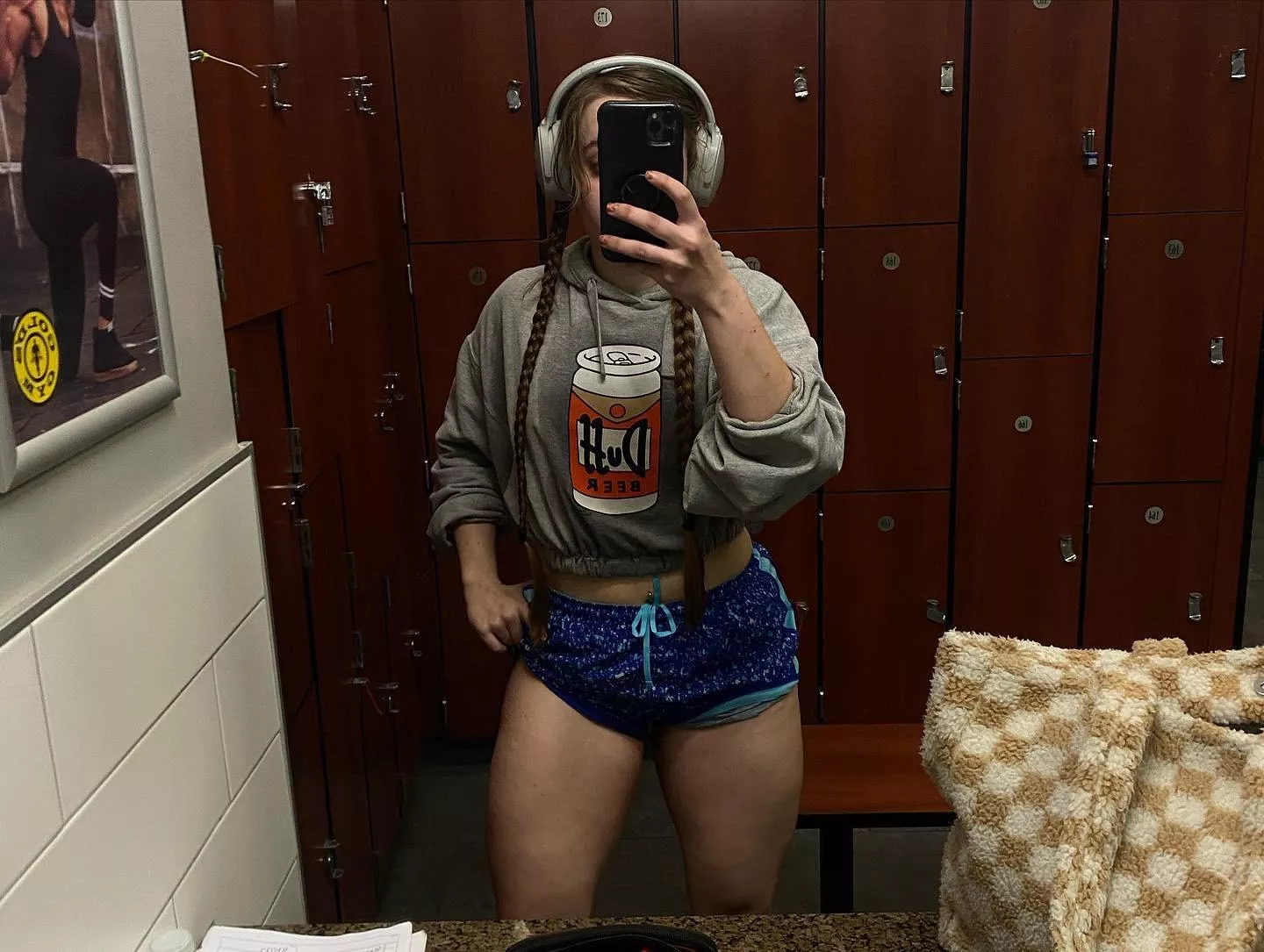 Long hair and muscular 💪✨ [altgirl] hope y’all are having a great day!