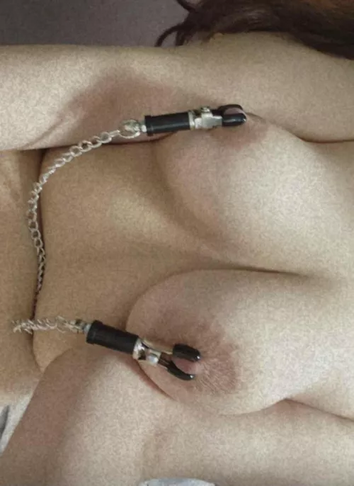 Looking for a Dom milf to get bossed around 👅