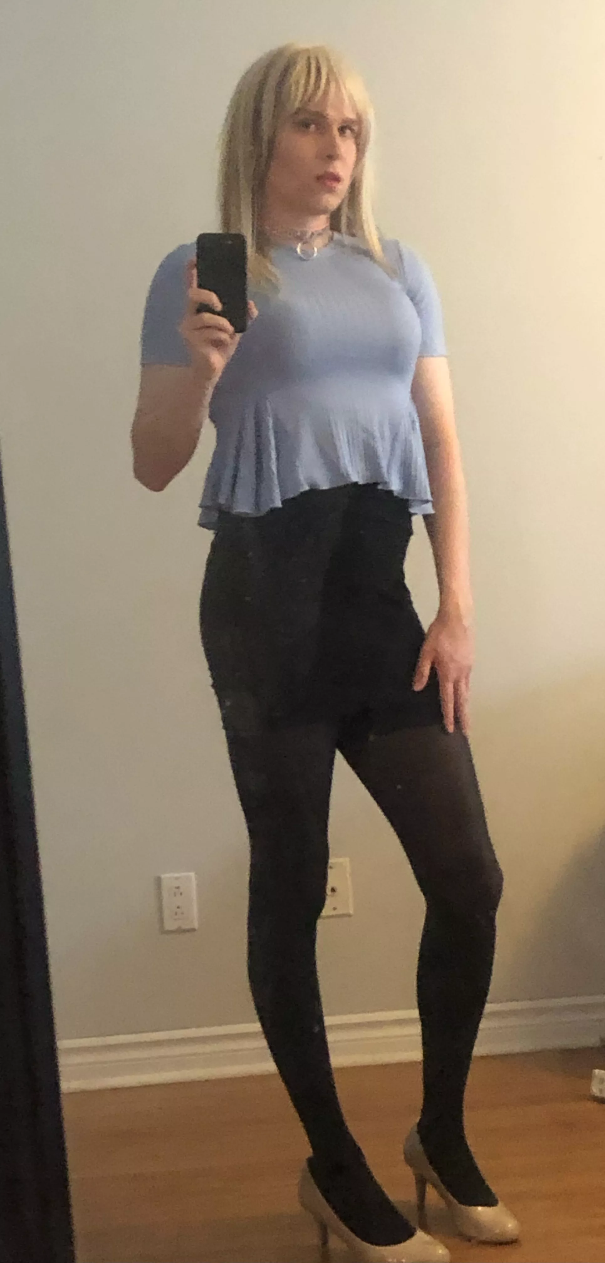 Looking for a sissy secretary, Daddy? I'm willing to work long hours in uncomfortable positions... 💁🏼‍♀️