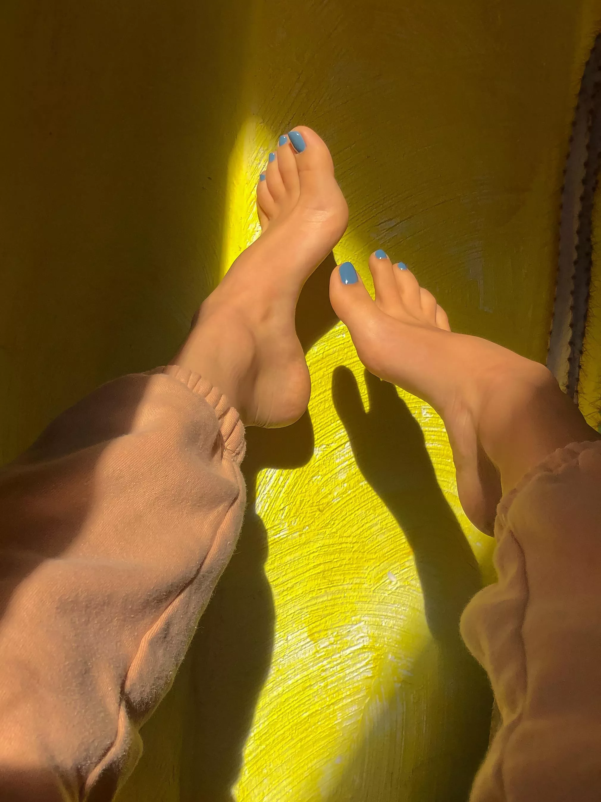 Love the sunshine 💙💛