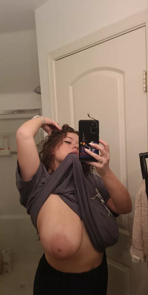 lshould Il show more? ;)) more support I get, the more I can post 💋