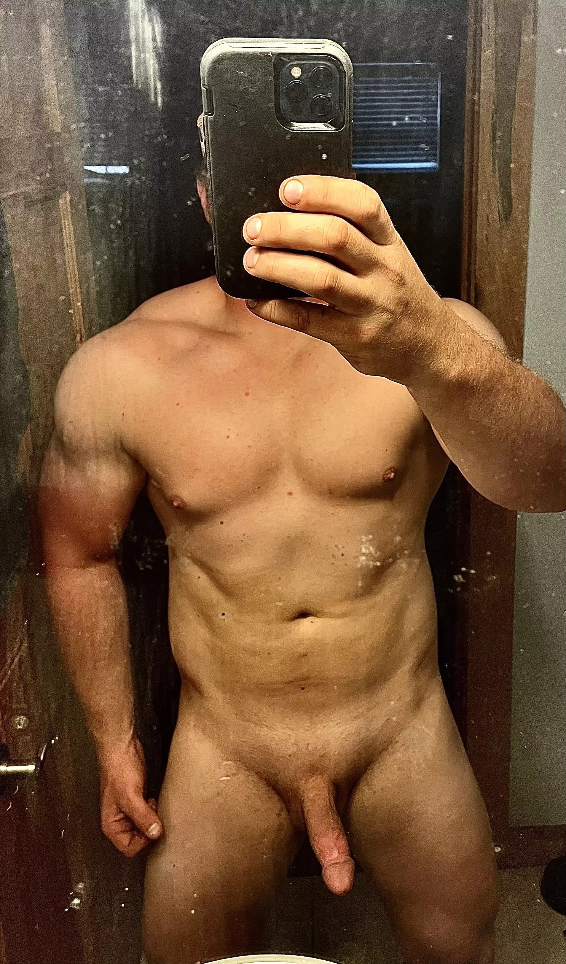 [M] post workout who’s down to shower