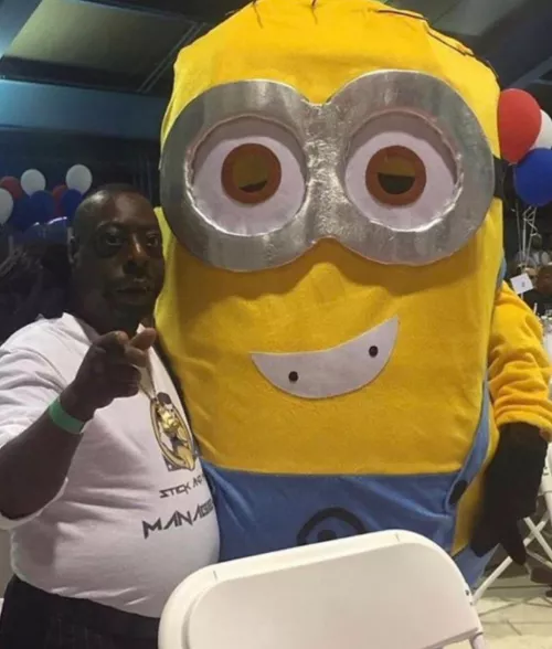 May I have your attention, please? May I have your attention, please? Will the real Slim Shady please stand up? I repeat, will the real Slim Shady please stand up? We’re gonna have a problem here Y’all act like you never seen a white person