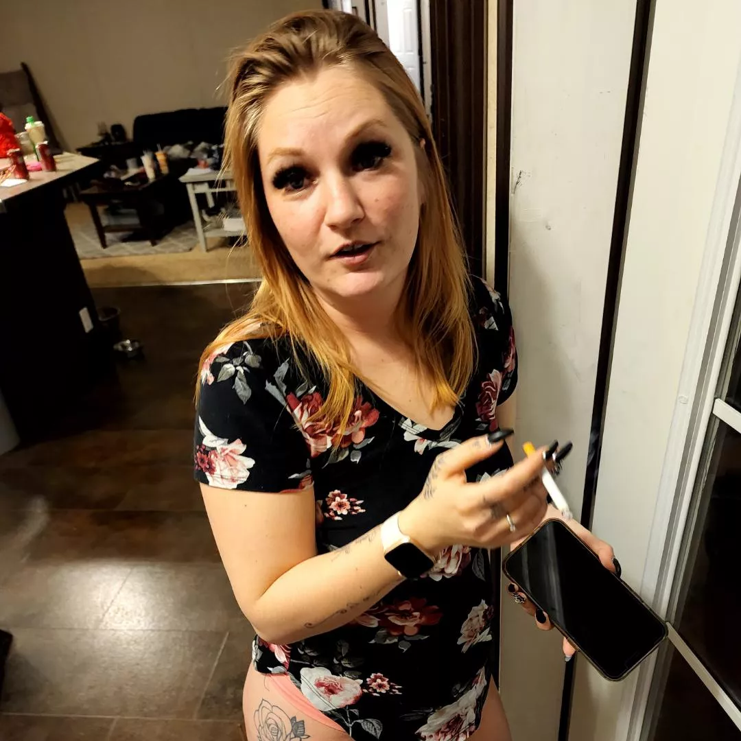 me explaining how smoking makes me horny