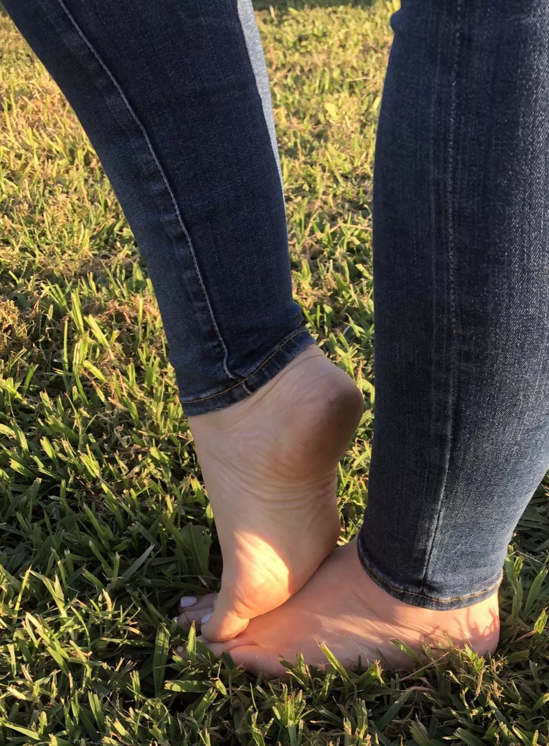 Message me if my wife’s sexy little feet turn you on! 🥵