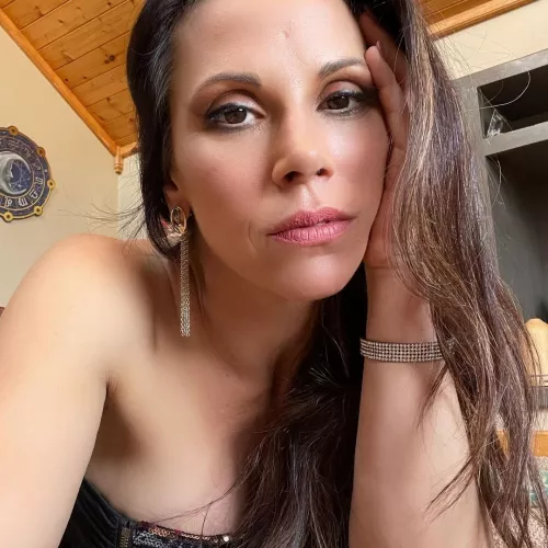 Mickie James 🔥