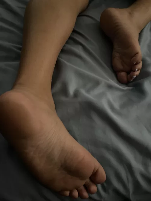 Mid 20s kinky couple here Look for these sexy feet going up the 5 south freeway from #Anaheim right now loves showing her soles for drivers message us if interested!! Couples and singles welcome we verify live !