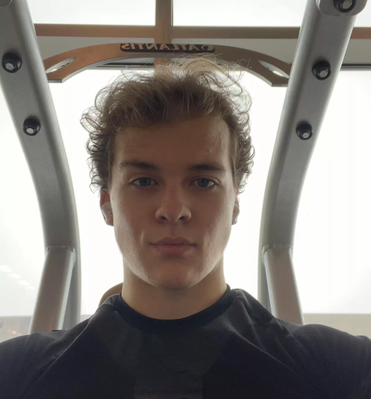 mid-workout selfie, felt cute today😜