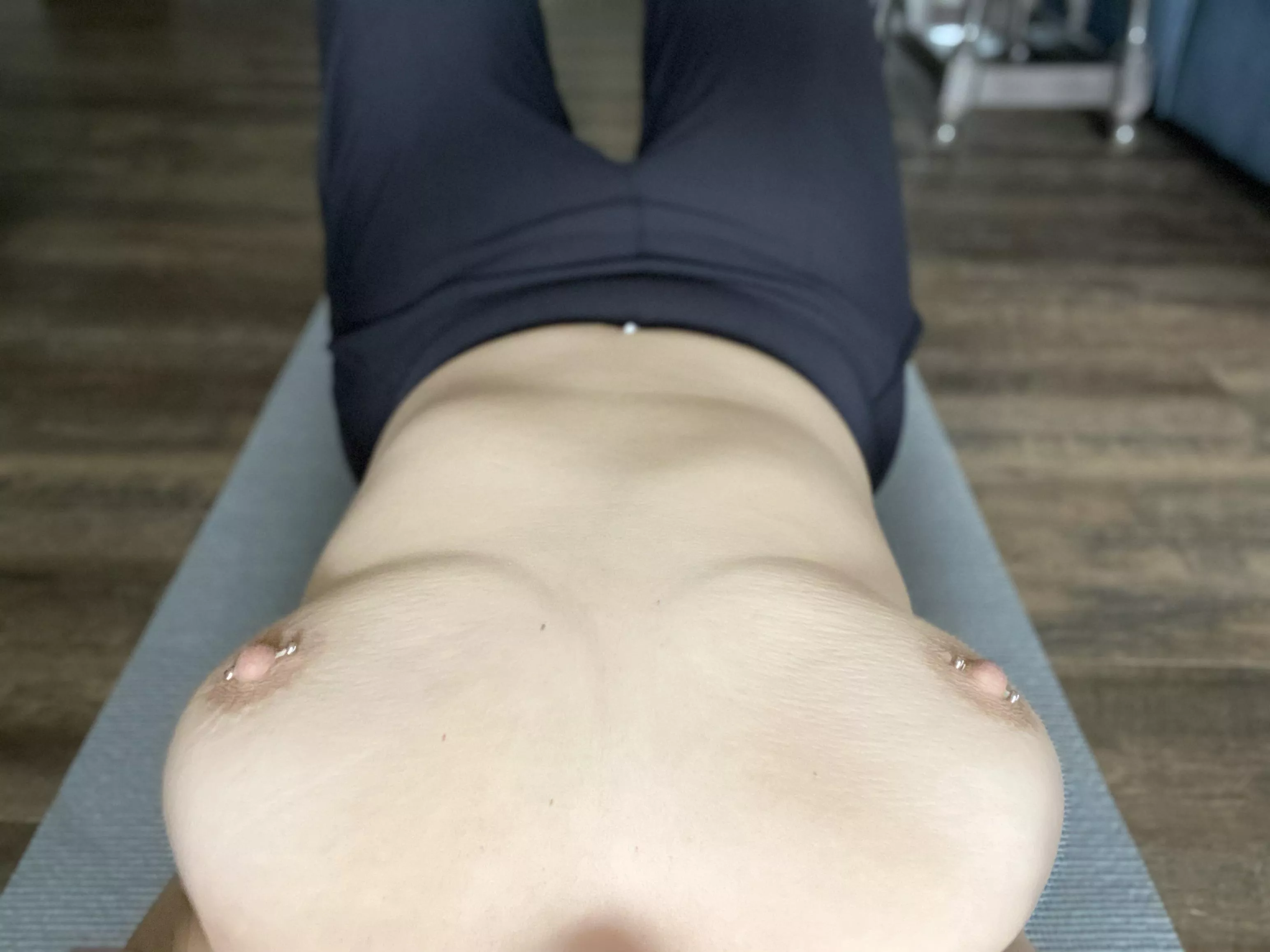 Monday morning yoga [F] 🧘‍♀️