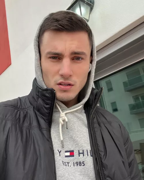 Moved to a house outside the city. Now I’m feeling free and happy. Don’t want to live in a crowded city anymore.