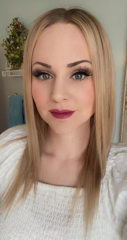 My beautiful Blonde wife’s face. She’s 28 and a mom of 2. What are your guys thoughts about her here? Don’t hold back! She’s allowing me to post I just have to take it slow at first.😉