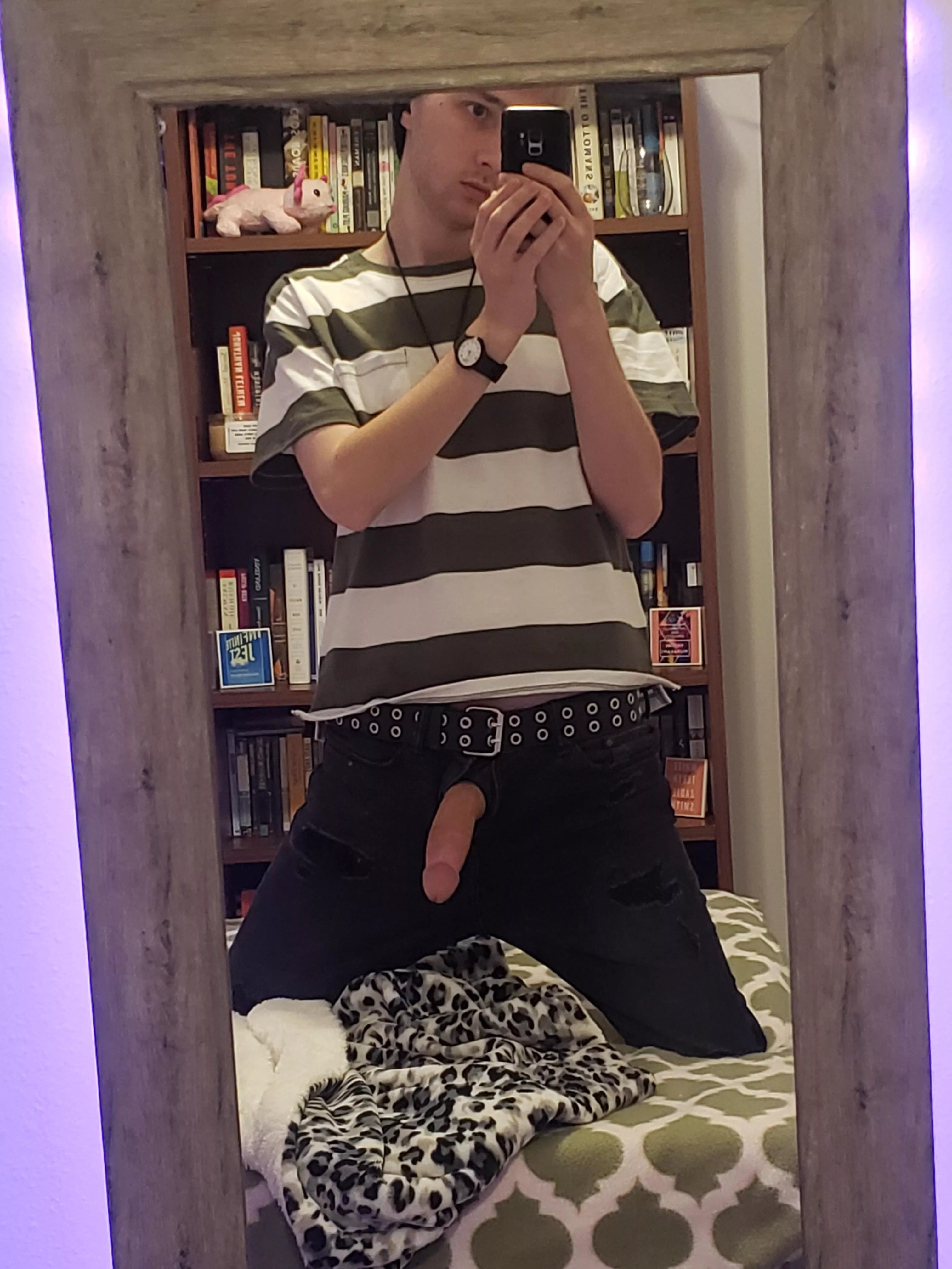 My bf cheated on me, anyone wanna help me fuck the pain away?