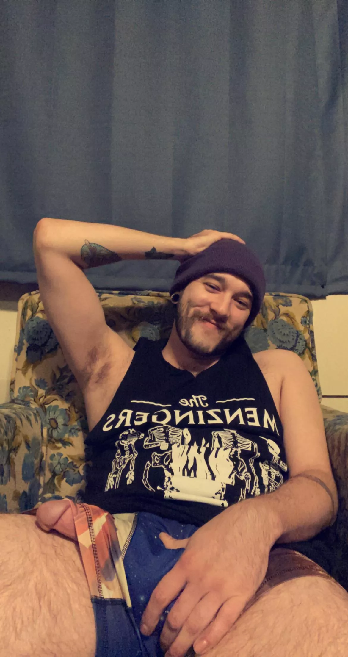 (M)y bulge might be peeking out a bit 👀😇