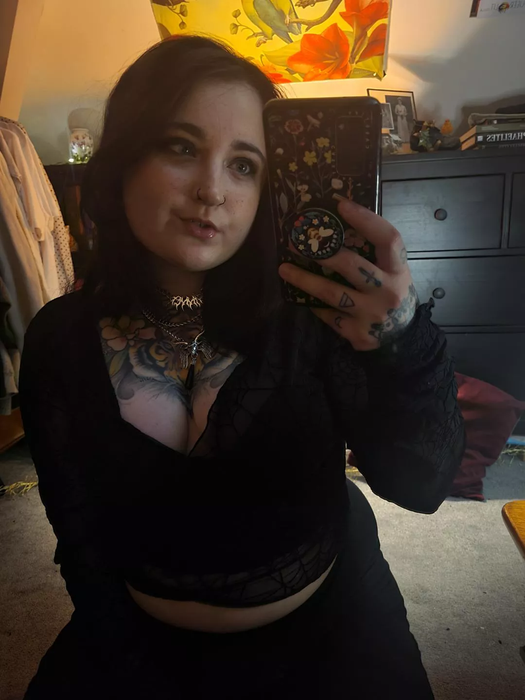 my choker says I'm a sinner 😇