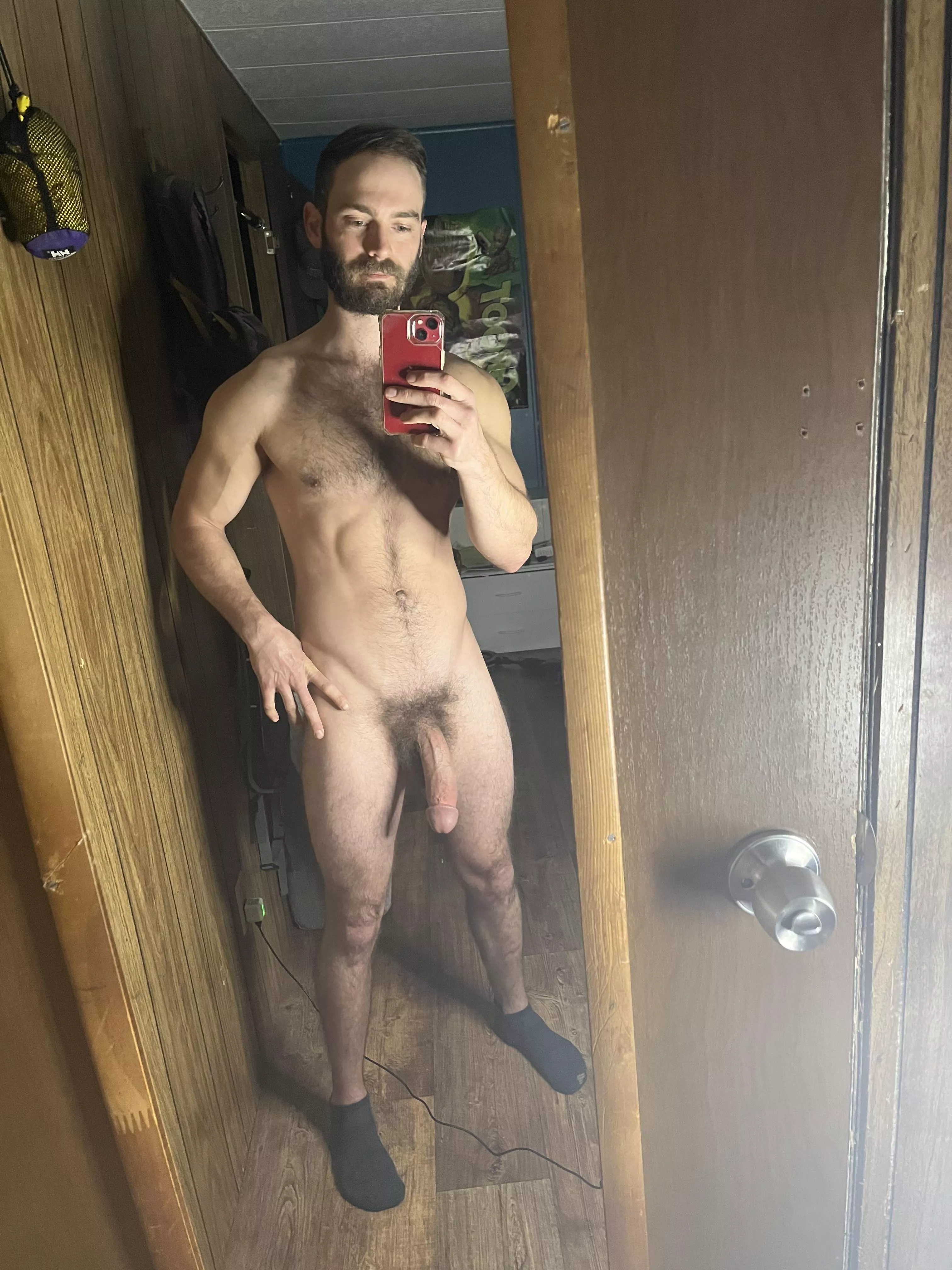 My eyes are up here 👆