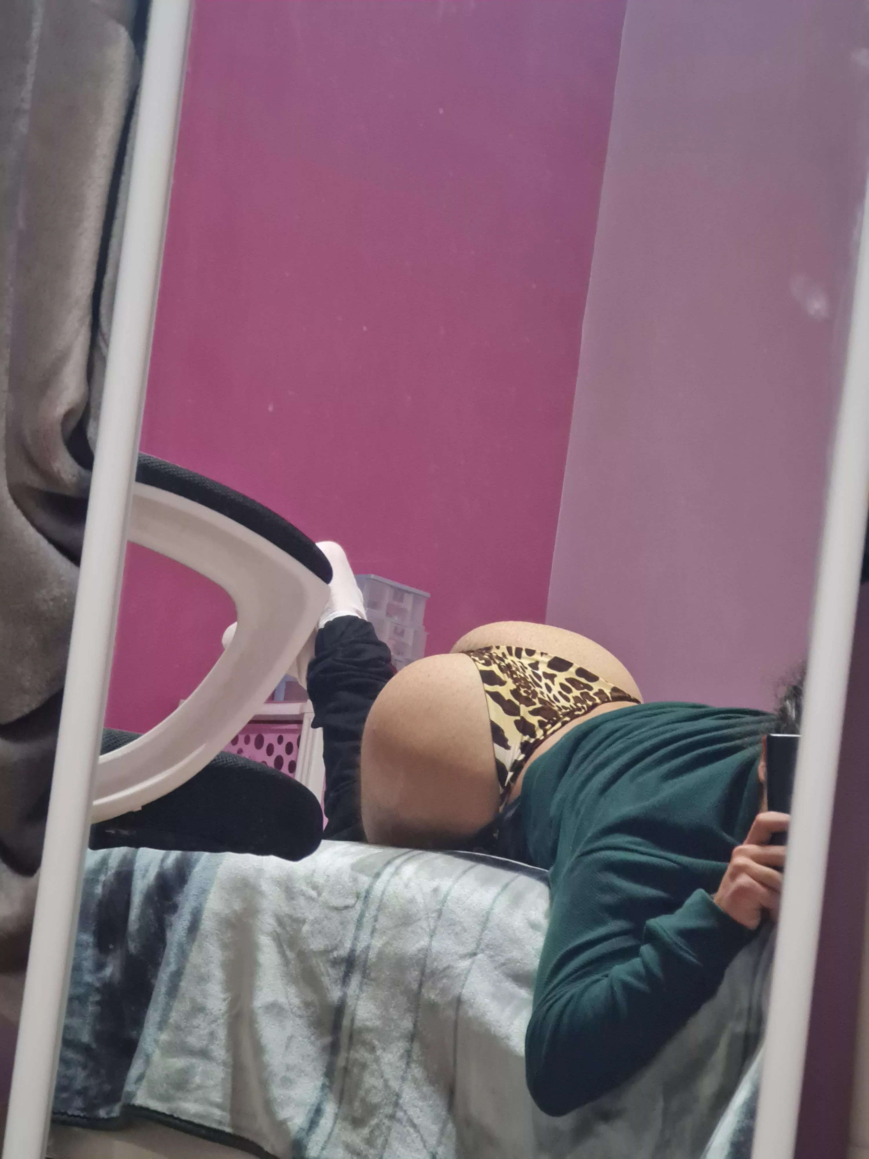 My femboy ass is begging to be dominated 🍑🥵 if u are from cairo hmu