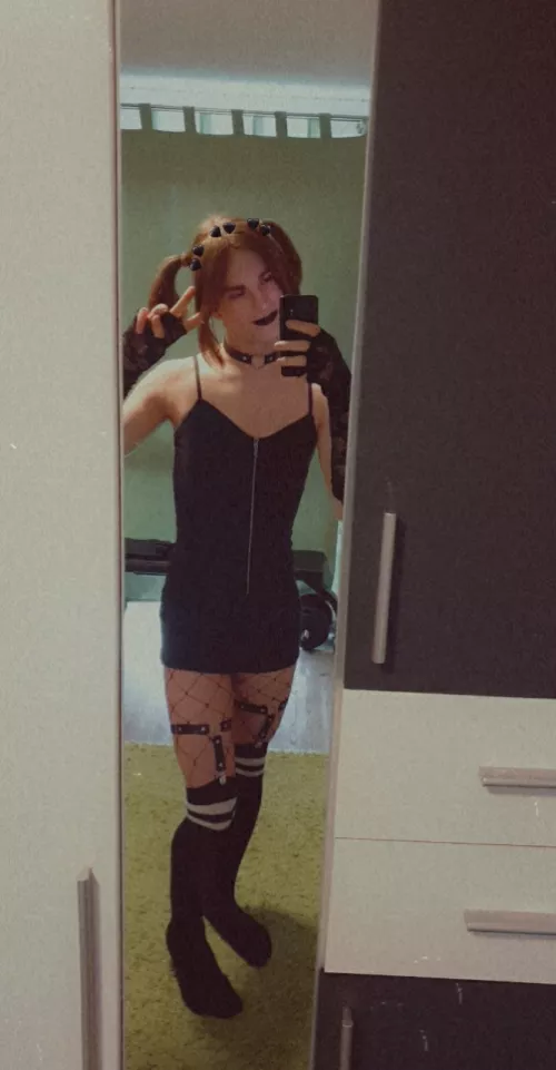 My first outfit🥰🖤