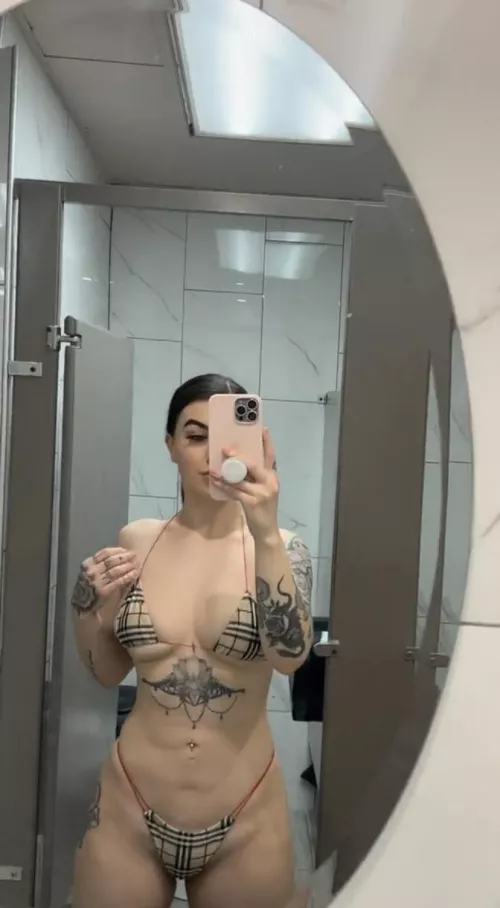 My girlfriend used to be so sexually attracted to me and horny all the time for me and my dick. Now she’s gone days ignoring me and my calls and never tries to hangout or fuck anymore I feel like cuckolding caused this what do you think?