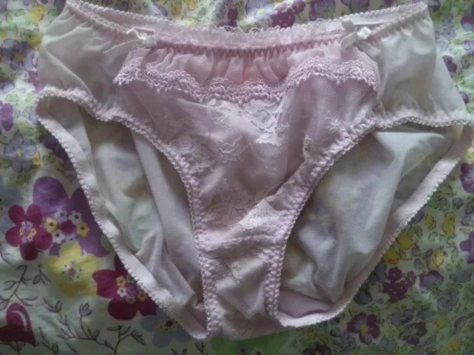 My slutty older cousin's pantie do you like it? tell me how want to pervert play this whore's pantie