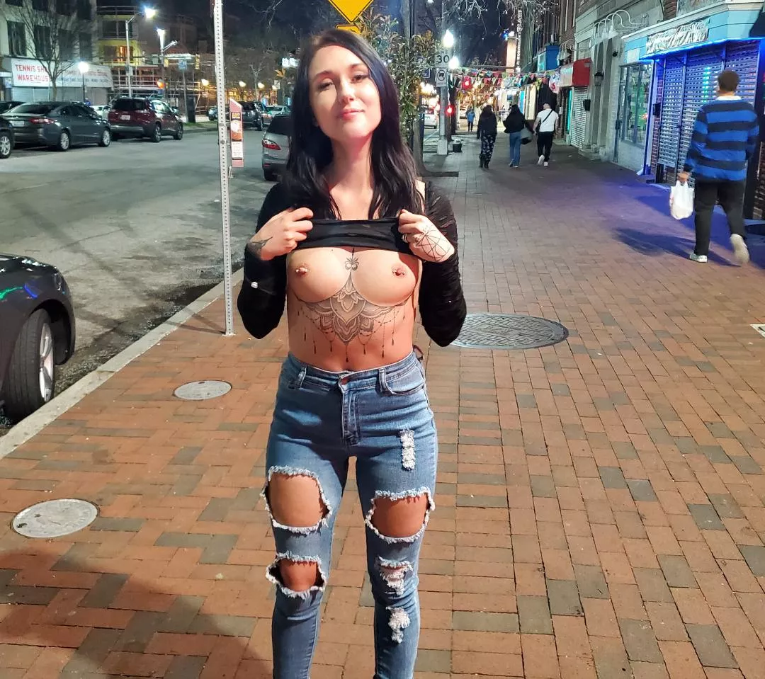 My wife could be your gf 😏