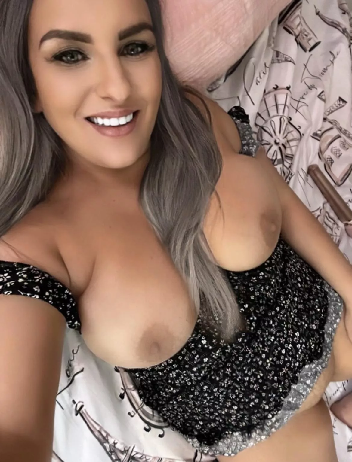 Naughty milf 😈$3 link below 🌸Cum show me your cock