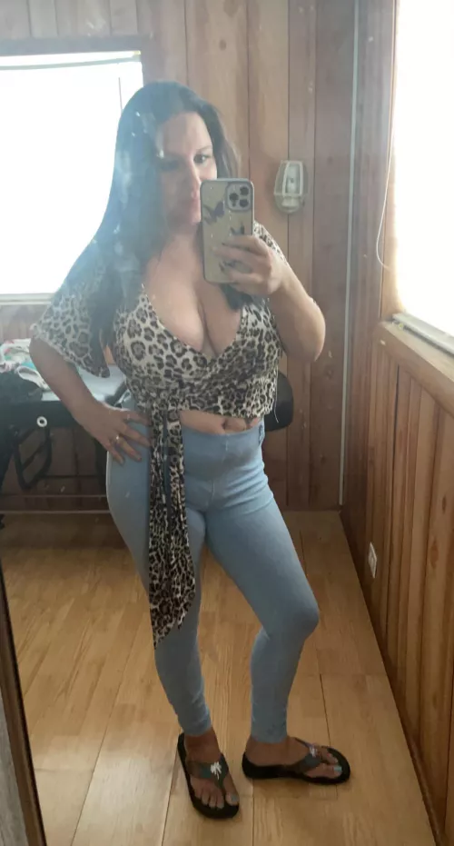 Naughty MILF! Love big toys, big squirted, anal sex, double penetration and so much more! Free link in the comments