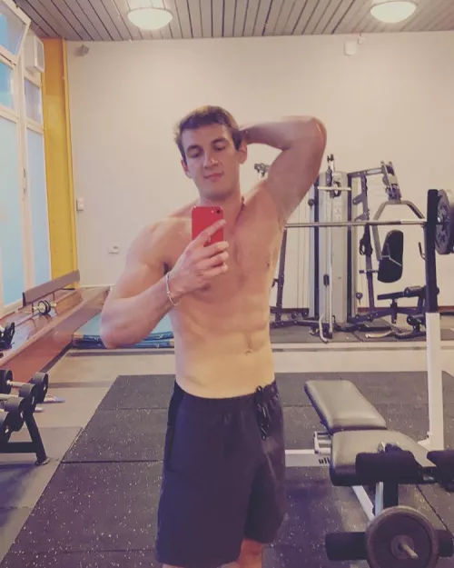 Need a hand 🤚😏