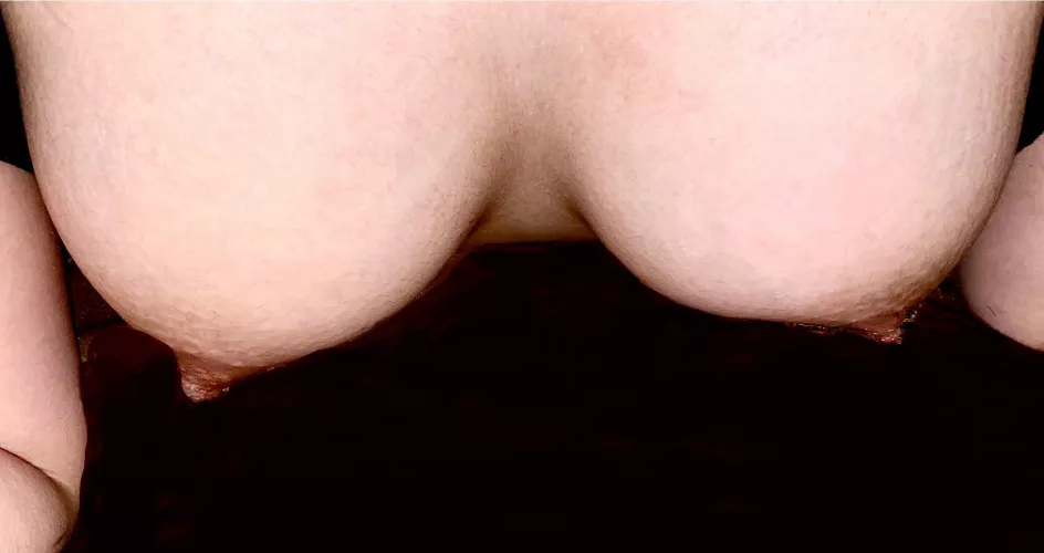 need a squeeze, only choice I have is to lie on them 😟😒