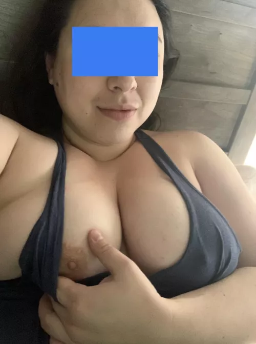 Need pillows? Mine are soft and warm 😌