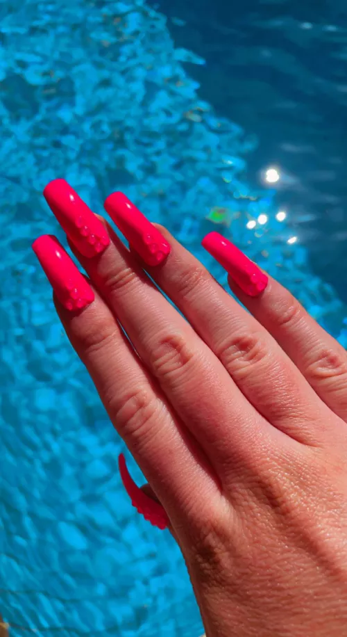 Neon nails baby