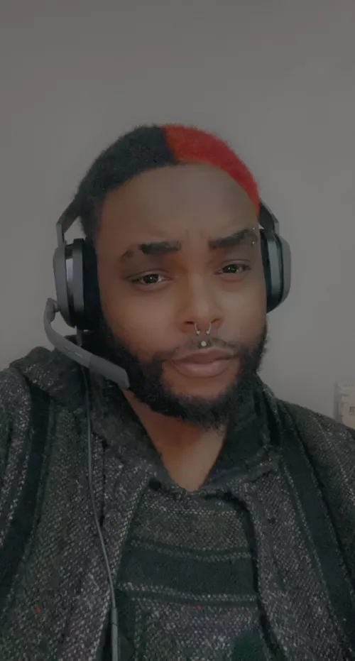 New hair color, messy beard and my astros 😂🤍