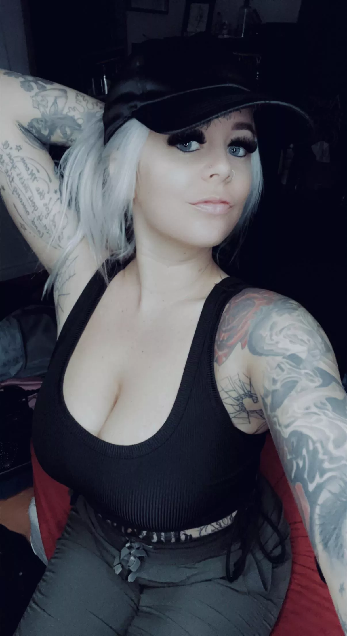 Nikki N9ne (@nikkinikkin9nedoors) [instagram]