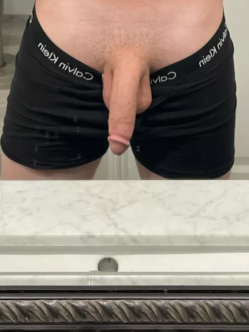 No wonder everyone’s always looking at my bulge🙄