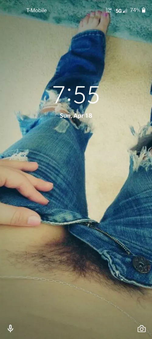 Not so bad, having Dani Daniels's nice hairy pussy bush, wearing blue jeans as your, phone wallpaper. So that other girls, can see what we like! ♀️❤️💜🔥👅💋♀️