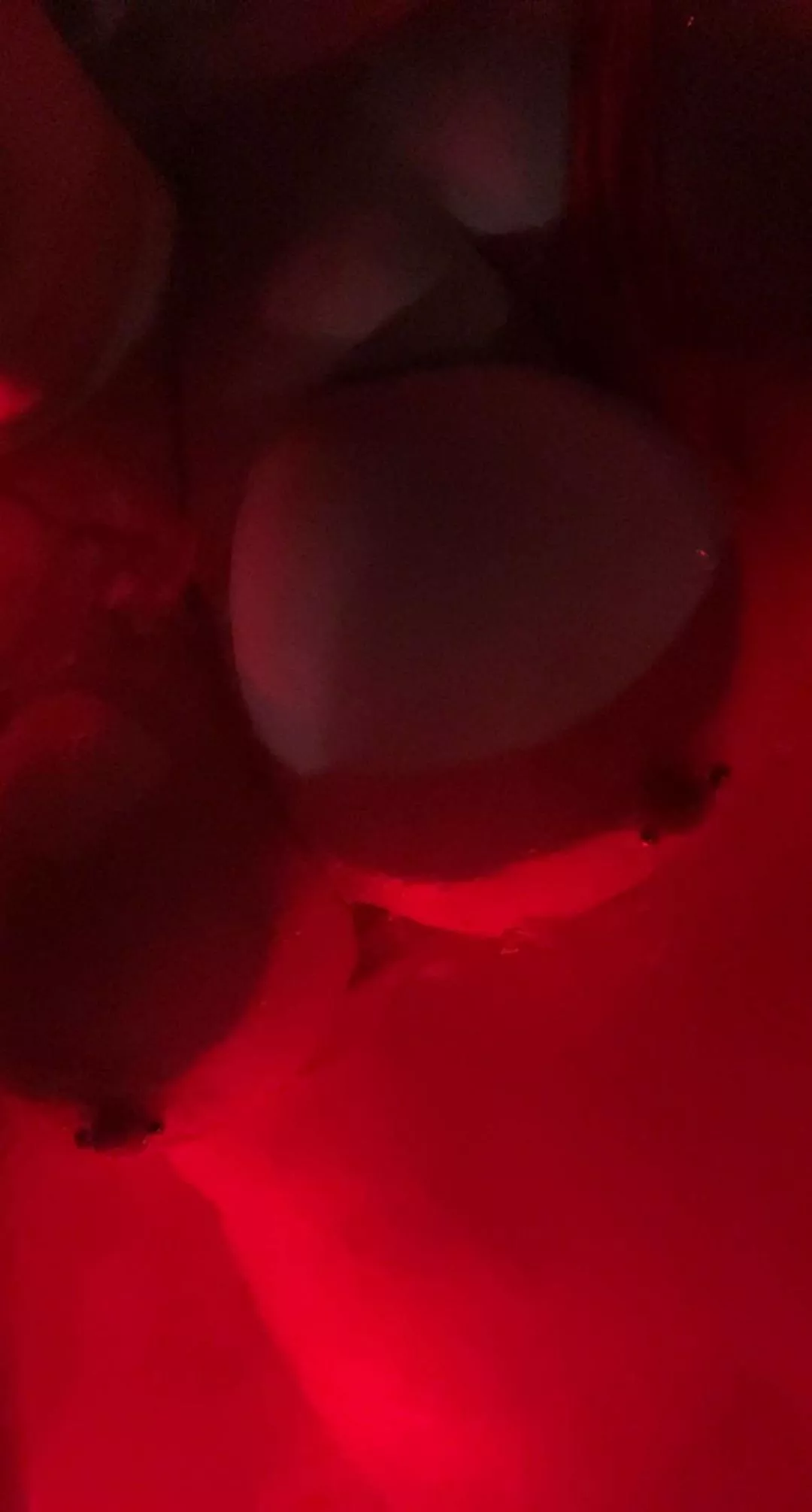 Nothing better than tits and a hot tub wouldn't you agree😋🥰