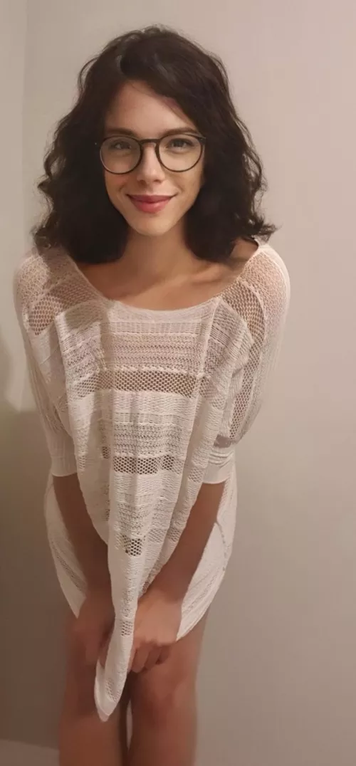 On Mondays I like to use cute and innocent clothes, I think it fits me nicely to ...