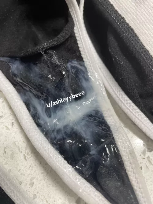 Ovulation cream on black is definitely a favorite 🤍